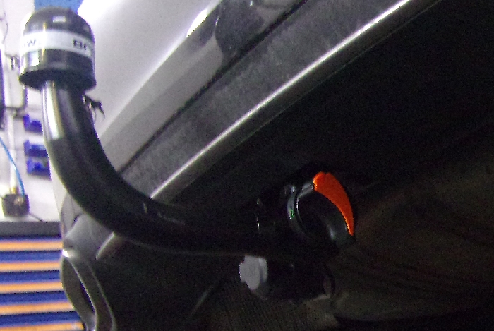 Anhängerkupplung für Mercedes A-Klasse V177 Limousine 2018- Ausf.: V-abnehmbar